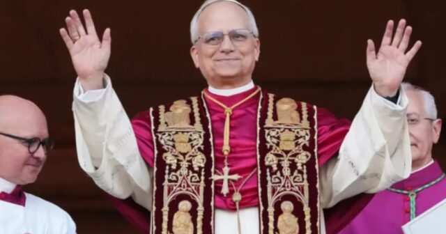 Yeni Roma Papası ilk ayinini gerçekleştirdi