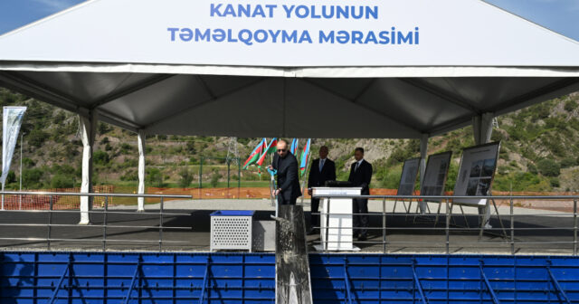 İlham Aliyev Laçın teleferik hattının temelini attı