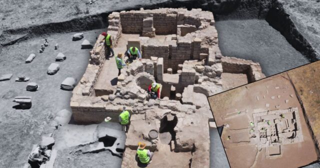 Tesadüfen ortaya çıktı! Fidan dikmek için açılan çukurdan 1700 yıllık miras çıktı