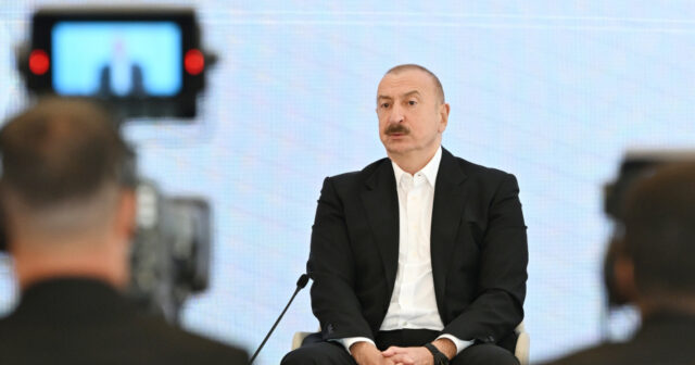 Azerbaycan Cumhurbaşkanı Ermenistan ile barış anlaşmasının hangi durumda imzalanabileceğini açıkladı