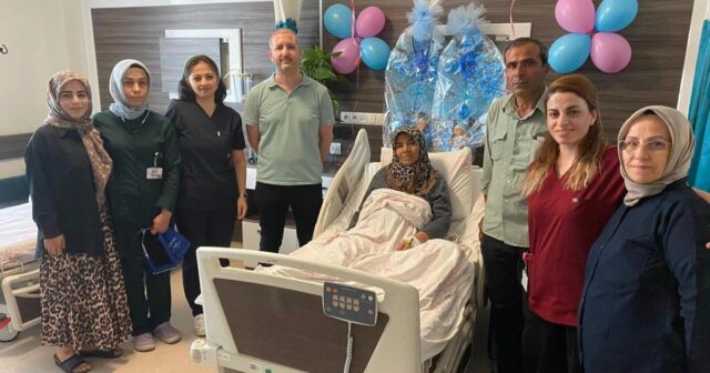 İnanılmaz olay: 53 yaşındaki kadın ikiz bebek annesi oldu